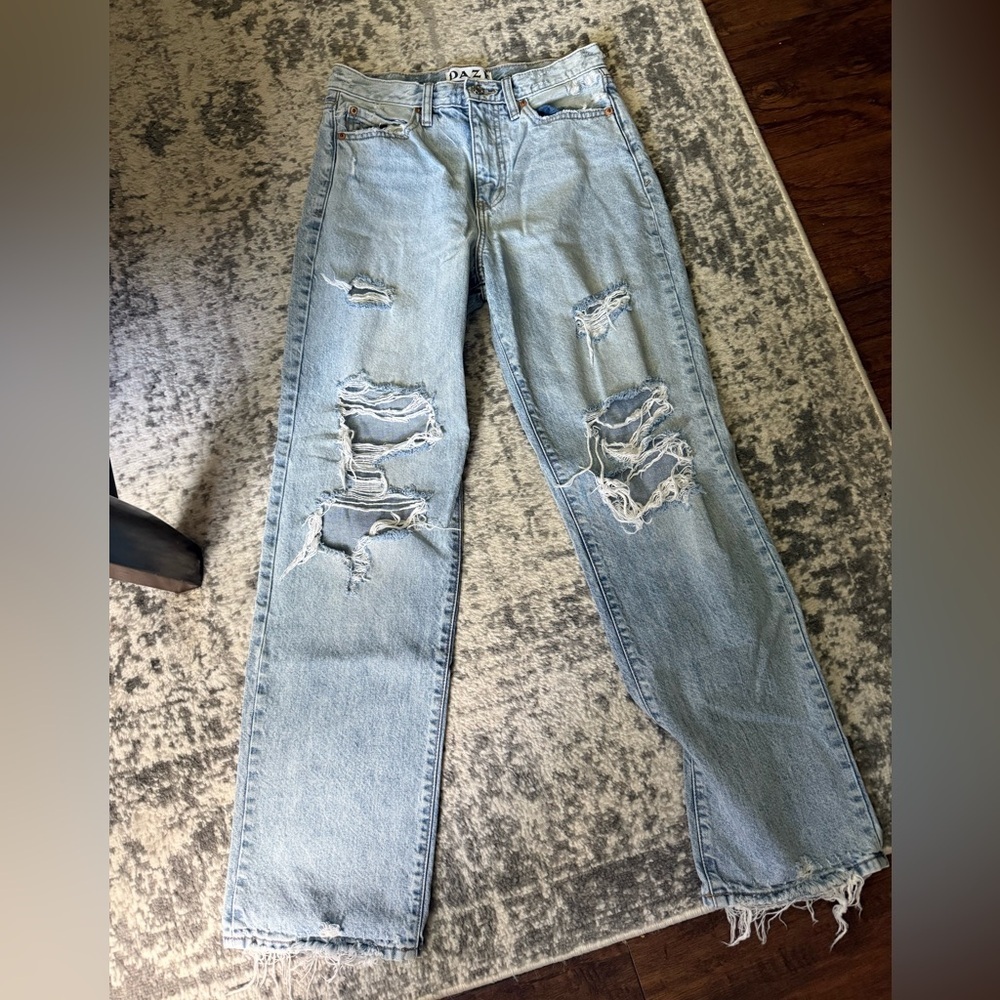 Daze Women’s Light Wash Distressed Jeans High Waisted size 26 - Picture 5 of 8